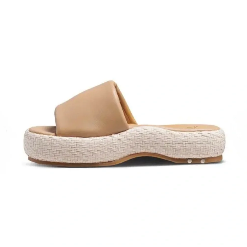 Beek Trumpeter Rafia leather sandal. Retail $280. New with box. - Picture 6 of 6